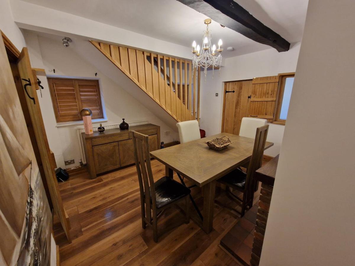 Lennon Cottage ヘイル エクステリア 写真