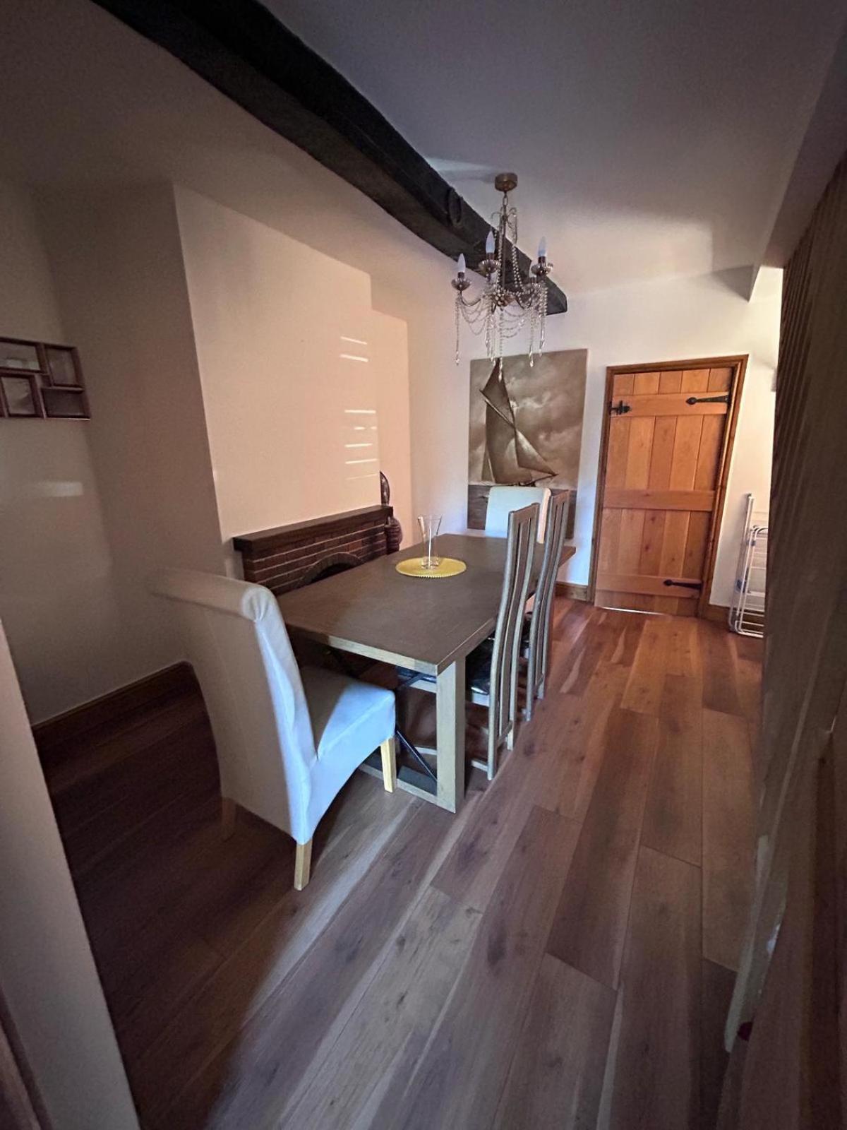 Lennon Cottage ヘイル エクステリア 写真