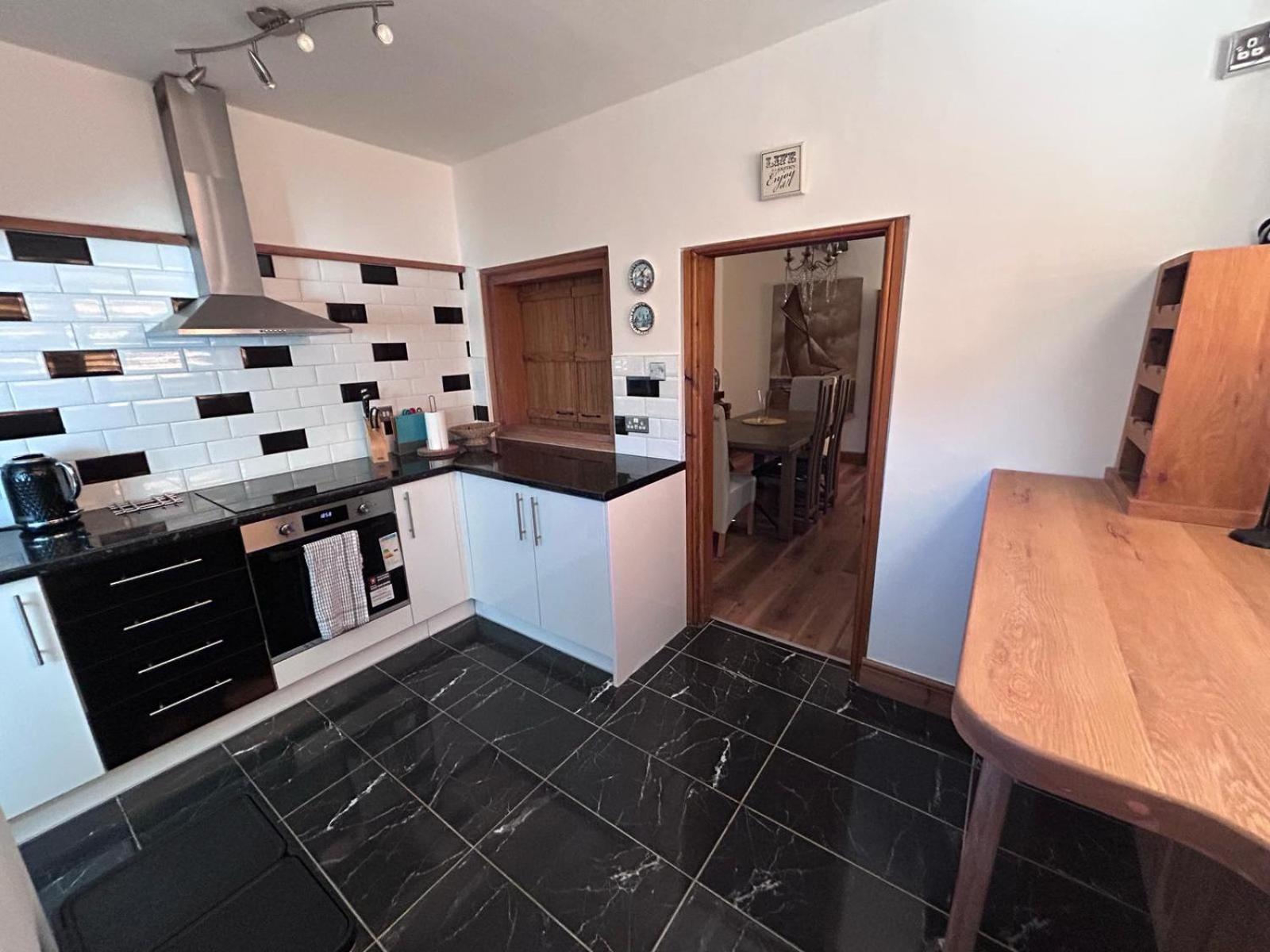 Lennon Cottage ヘイル エクステリア 写真